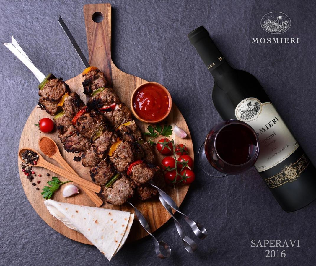 Chateau Mosmieri Hotel & Winery Telavi Buitenkant foto